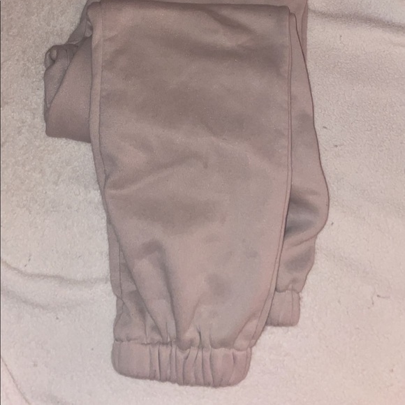 it’s from shein they are sweatpants they are not then they have a thick material